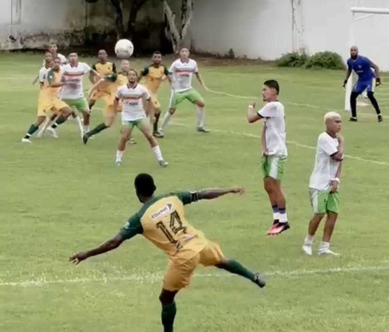A Seleção de Camacã segue invicta na Copa Cacau CIMA com 13 pontos ganhos em 5 jogos realizados. Na tarde desse domingo (25), a Seleção de Camacã venc